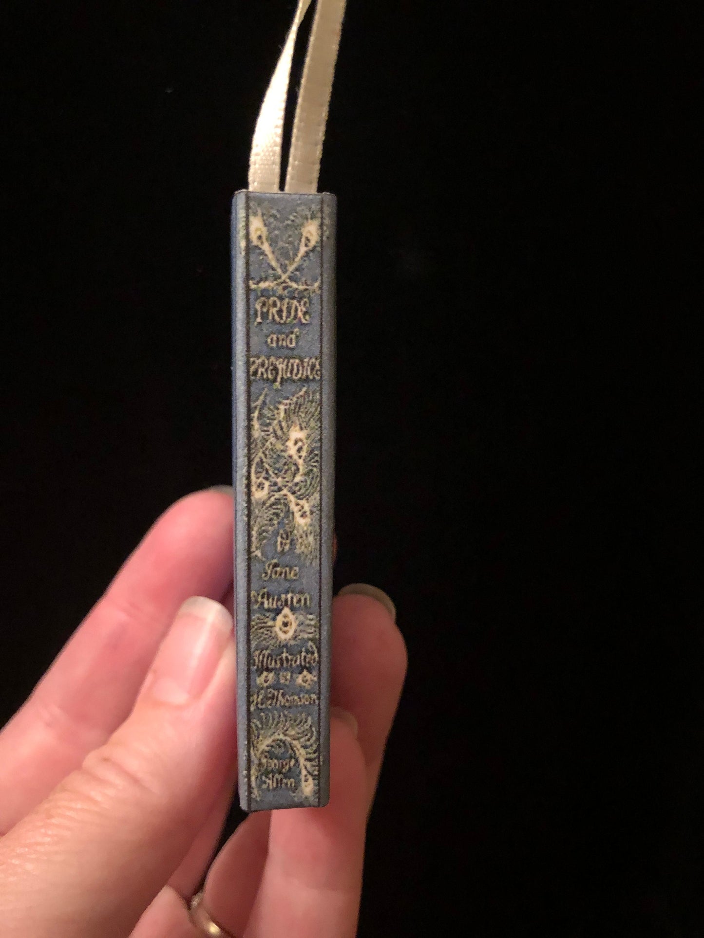 Jane Austen's Pride and Prejudice Miniature Book Christmas Ornament